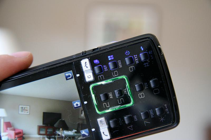 Illustration for article titled Lightning Review: Sony Ericsson K850i CyberShot Phone (Verdict: Almost Usable, But Not Quite)